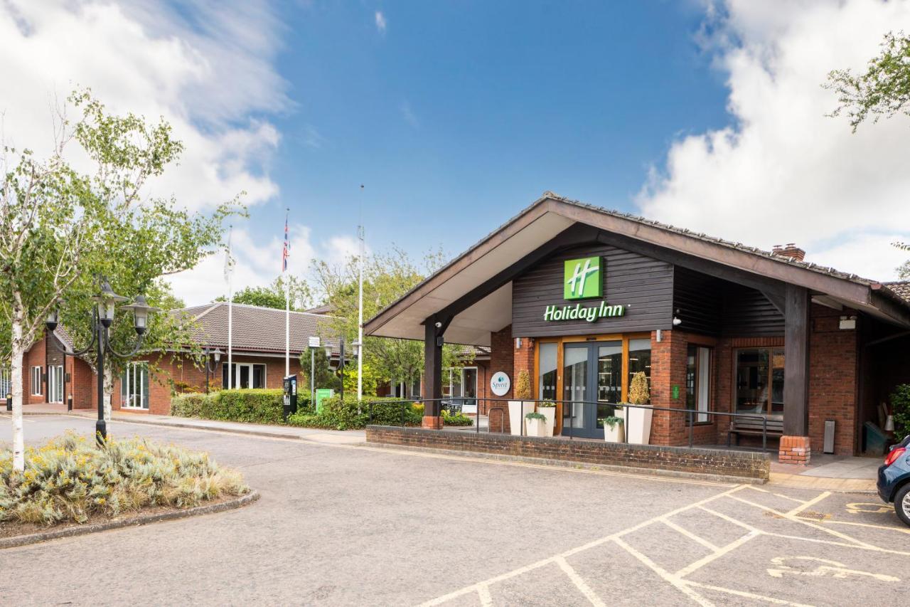 Holiday Inn Guildford By Ihg Exterior foto