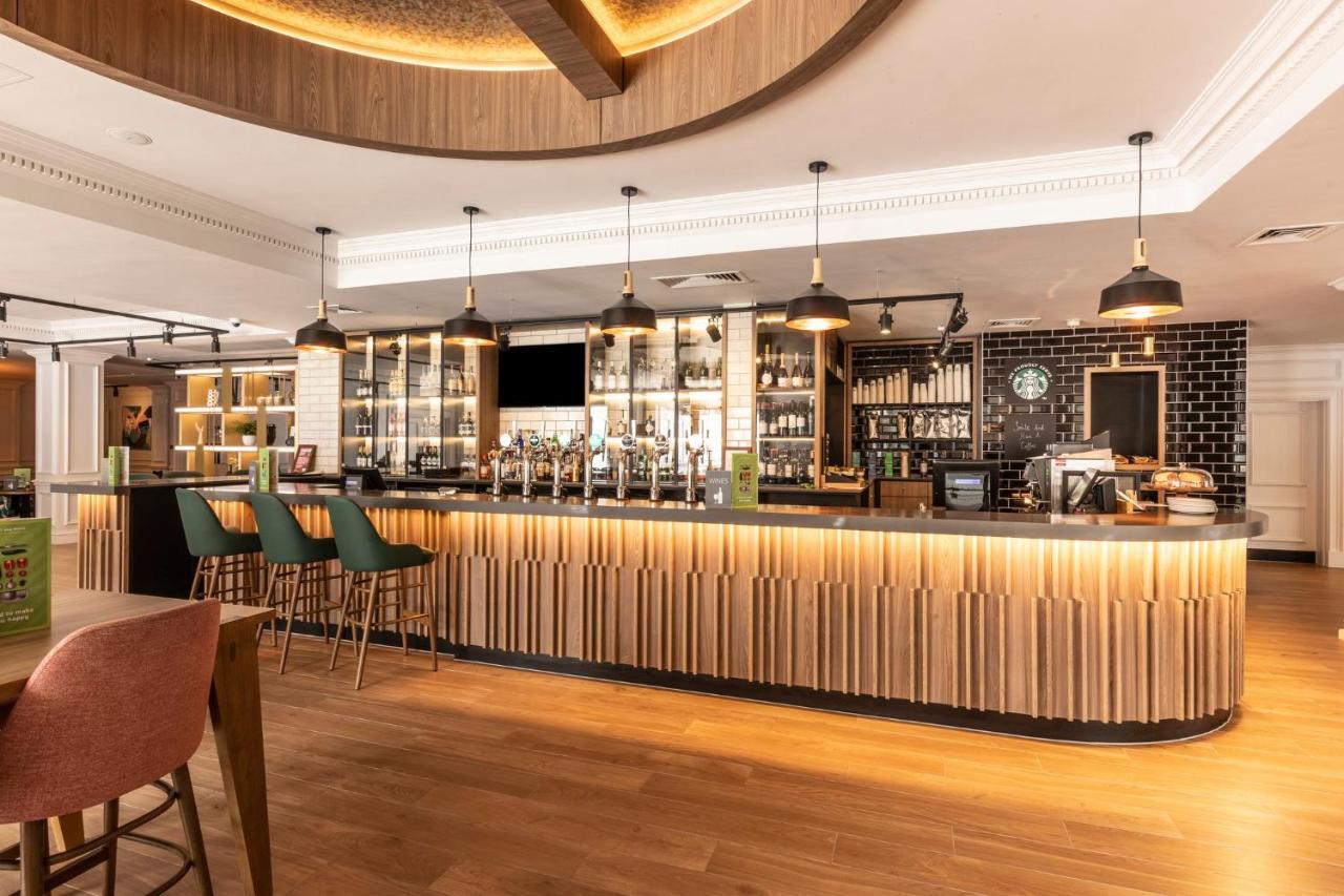 Holiday Inn Guildford By Ihg Exterior foto