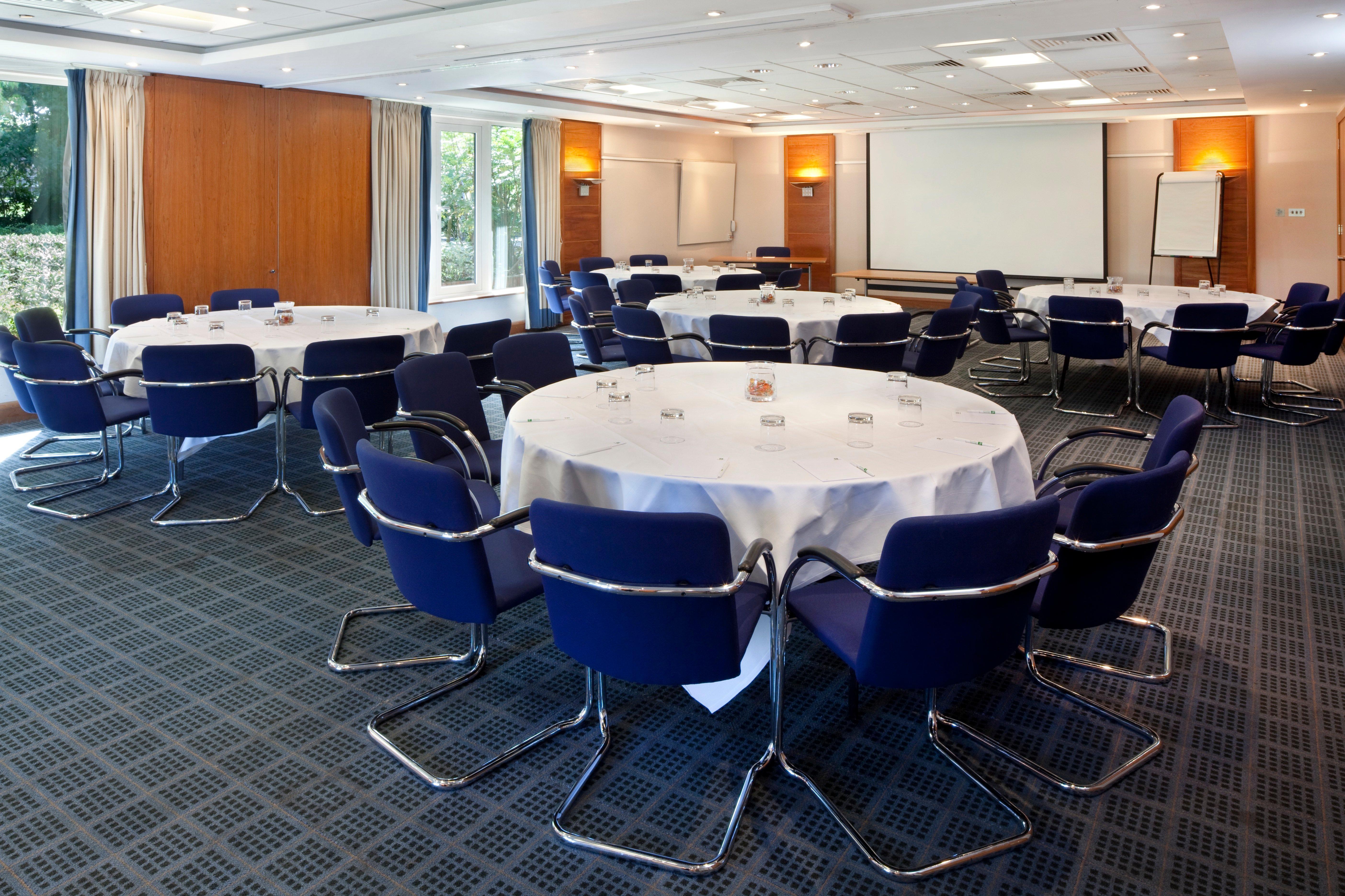 Holiday Inn Guildford By Ihg Exterior foto